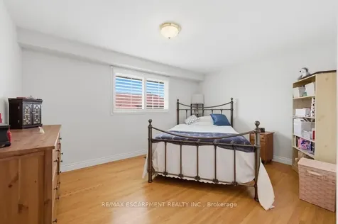 68 Nugent Drive Hamilton ON L8H 2M8