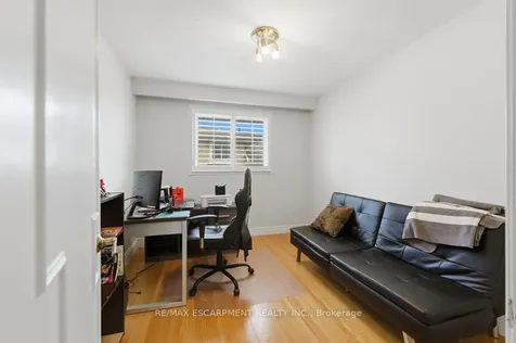 68 Nugent Drive Hamilton ON L8H 2M8