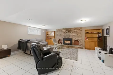 68 Nugent Drive Hamilton ON L8H 2M8