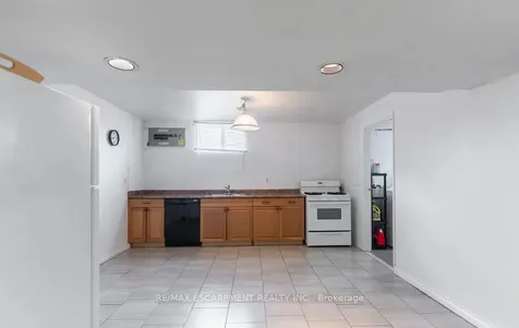68 Nugent Drive Hamilton ON L8H 2M8