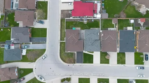 68 Nugent Drive Hamilton ON L8H 2M8