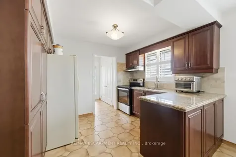 68 Nugent Drive Hamilton ON L8H 2M8