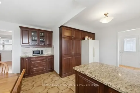 68 Nugent Drive Hamilton ON L8H 2M8