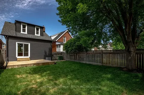 106 Grosvenor Avenue N Hamilton ON L8L 7S6