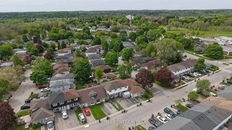 724 Parkview Crescent Cambridge ON N3H 4X9