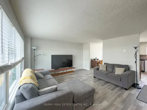 724 Parkview Crescent Cambridge ON N3H 4X9