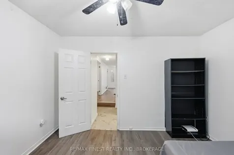 182 Montreal Street Kingston ON K7K 3G4