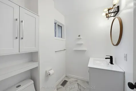 182 Montreal Street Kingston ON K7K 3G4