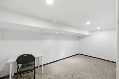 182 Montreal Street Kingston ON K7K 3G4
