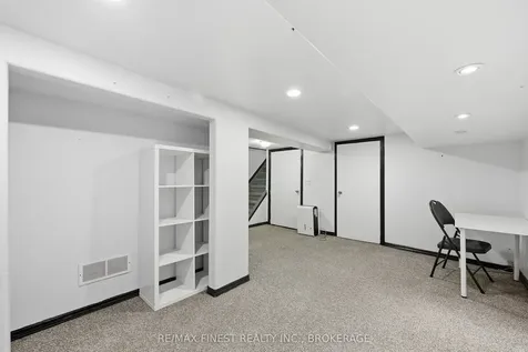 182 Montreal Street Kingston ON K7K 3G4