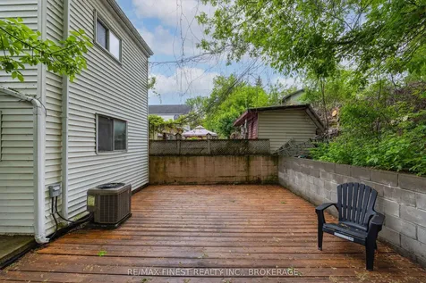 182 Montreal Street Kingston ON K7K 3G4