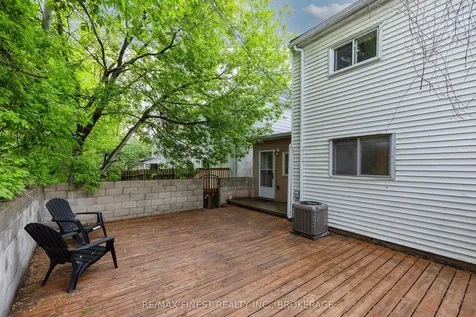 182 Montreal Street Kingston ON K7K 3G4