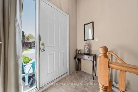 611 Barnsley Crescent Kingston ON K7M 8X4