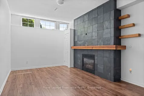 611 Barnsley Crescent Kingston ON K7M 8X4