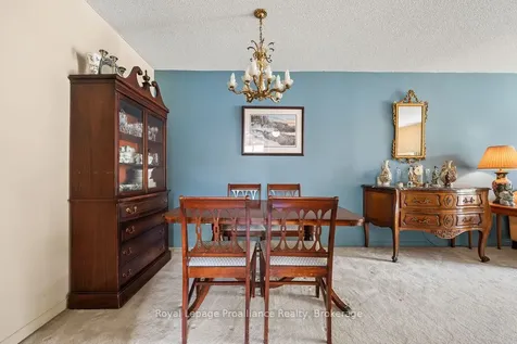 611 Barnsley Crescent Kingston ON K7M 8X4