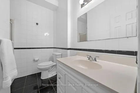 611 Barnsley Crescent Kingston ON K7M 8X4