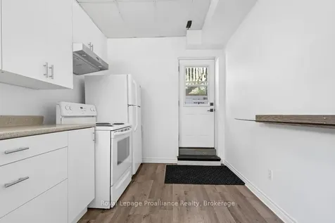 611 Barnsley Crescent Kingston ON K7M 8X4