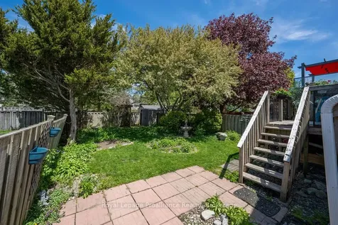 611 Barnsley Crescent Kingston ON K7M 8X4