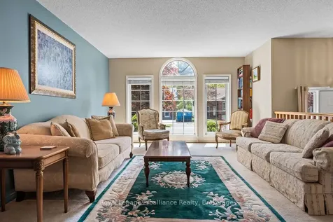 611 Barnsley Crescent Kingston ON K7M 8X4