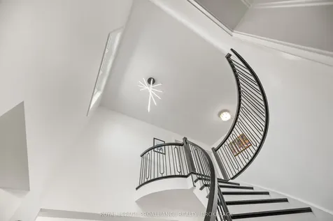 915 Jasper Court Kingston ON K7P 2A4