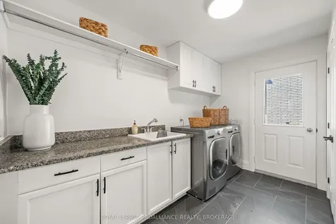 915 Jasper Court Kingston ON K7P 2A4