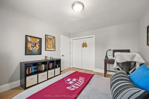 915 Jasper Court Kingston ON K7P 2A4