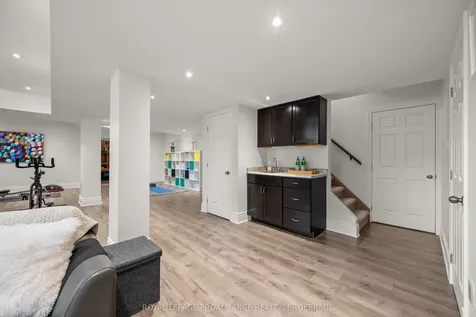 915 Jasper Court Kingston ON K7P 2A4