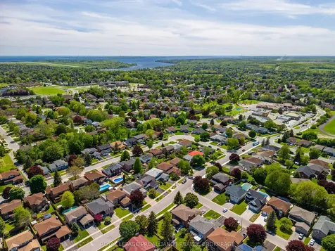 915 Jasper Court Kingston ON K7P 2A4