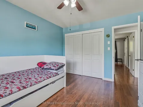 240 Oriole Crescent Gravenhurst ON P1P 1C6