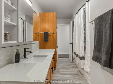 240 Oriole Crescent Gravenhurst ON P1P 1C6