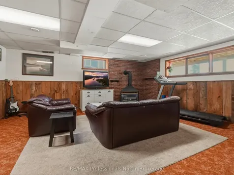 240 Oriole Crescent Gravenhurst ON P1P 1C6