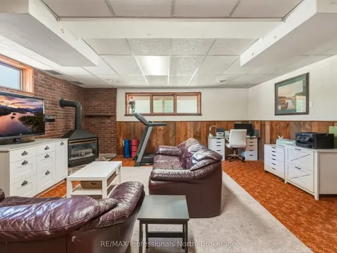 240 Oriole Crescent Gravenhurst ON P1P 1C6