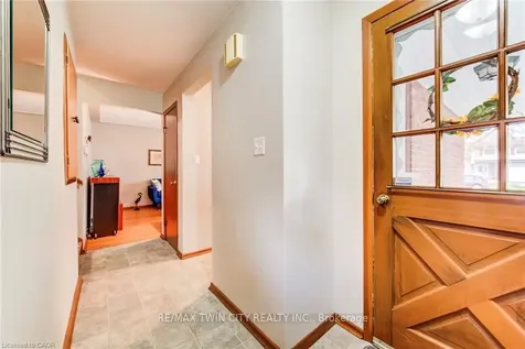 18 Queenston Crescent Kitchener ON N2B 2V5
