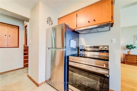 18 Queenston Crescent Kitchener ON N2B 2V5