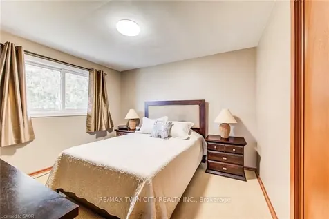 18 Queenston Crescent Kitchener ON N2B 2V5