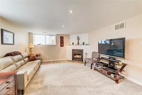 18 Queenston Crescent Kitchener ON N2B 2V5