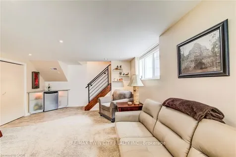18 Queenston Crescent Kitchener ON N2B 2V5