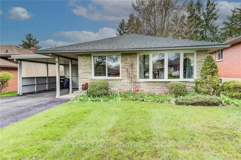 18 Queenston Crescent Kitchener ON N2B 2V5