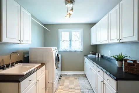 16 Suzanna Drive Guelph ON N1K 1K4