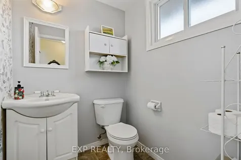 9 Cleveland Place Hamilton ON L8J 1M9
