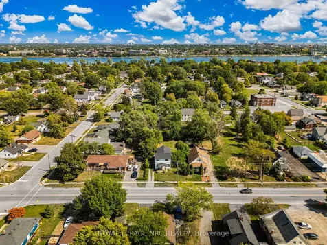 192 Central Avenue Fort Erie ON L2A 3S7