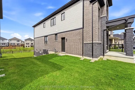 80 Explorer Way Thorold ON L2V 0K3