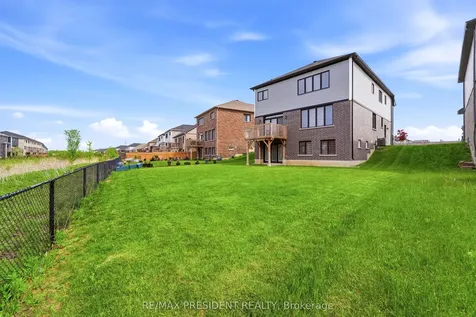 80 Explorer Way Thorold ON L2V 0K3