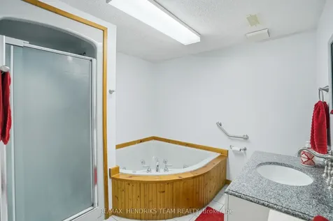 17 Sullivan Drive St. Catharines ON L2N 1K3