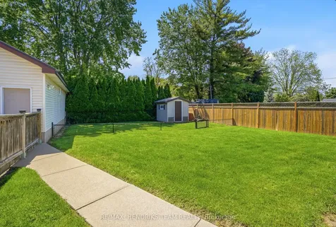 17 Sullivan Drive St. Catharines ON L2N 1K3