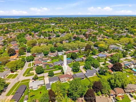 17 Sullivan Drive St. Catharines ON L2N 1K3