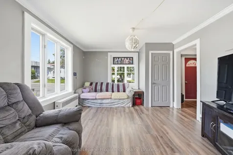 142 West Street Quinte West ON K8V 2M5