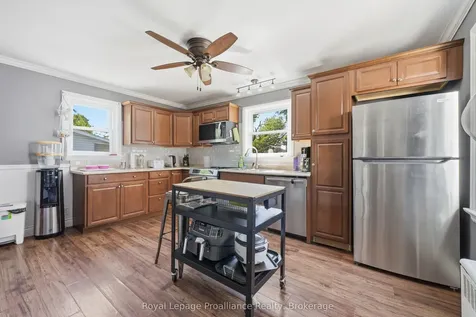 142 West Street Quinte West ON K8V 2M5