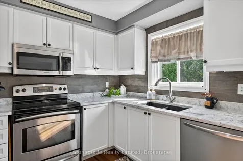 1726 Ravenwood Drive Peterborough ON K9K 2P6