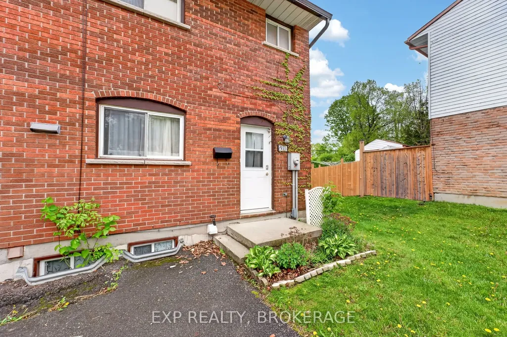 931 Oakview Avenue Kingston ON K7M 6V4
